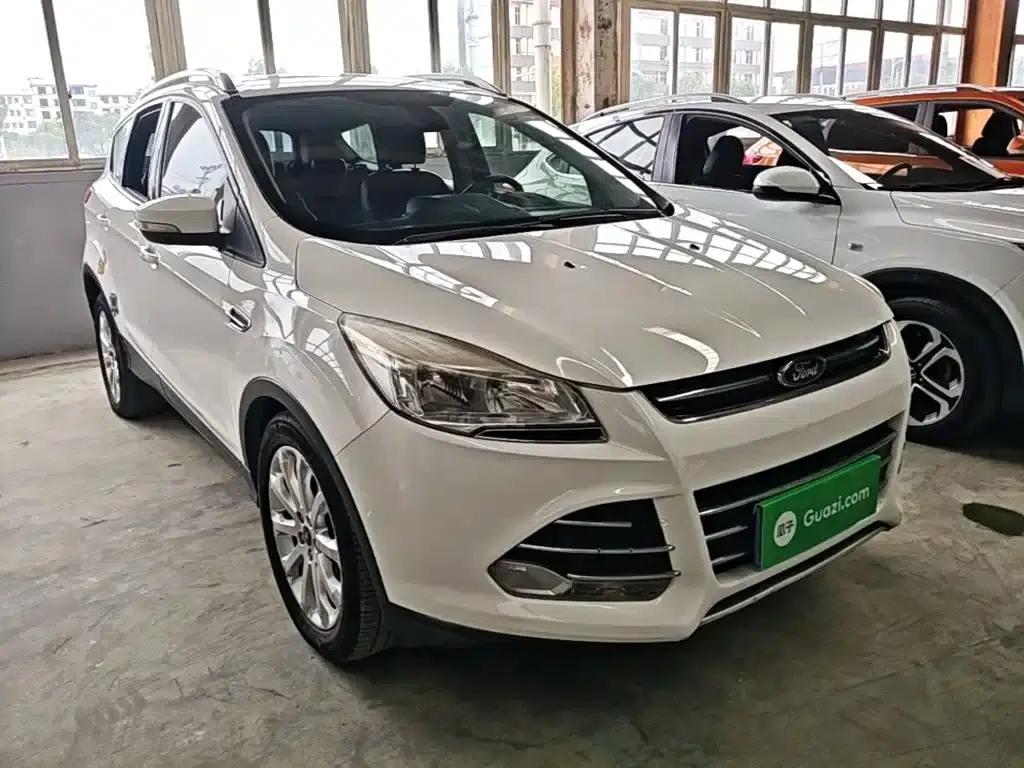 Ford Kuga 2015 1.5L GTDi 2WD Fashion Edition — миниатюра 4