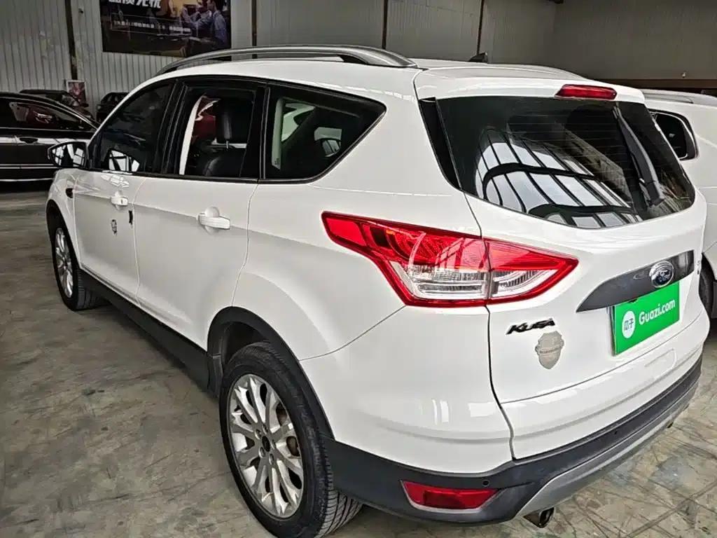 Ford Kuga 2015 1.5L GTDi 2WD Fashion Edition — миниатюра 5