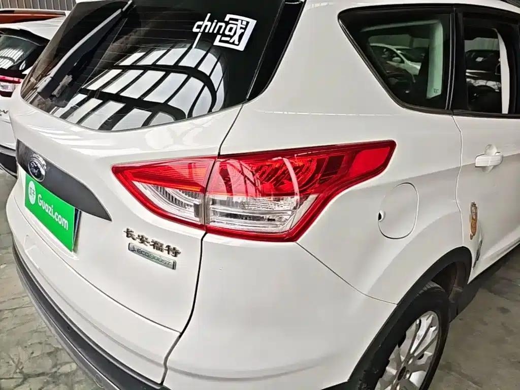 Ford Kuga 2015 1.5L GTDi 2WD Fashion Edition — миниатюра 8