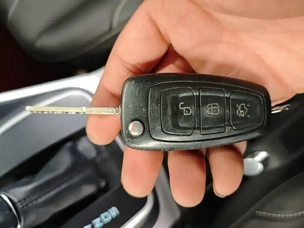 Ford Kuga 2015 1.5L GTDi 2WD Fashion Edition — миниатюра 9