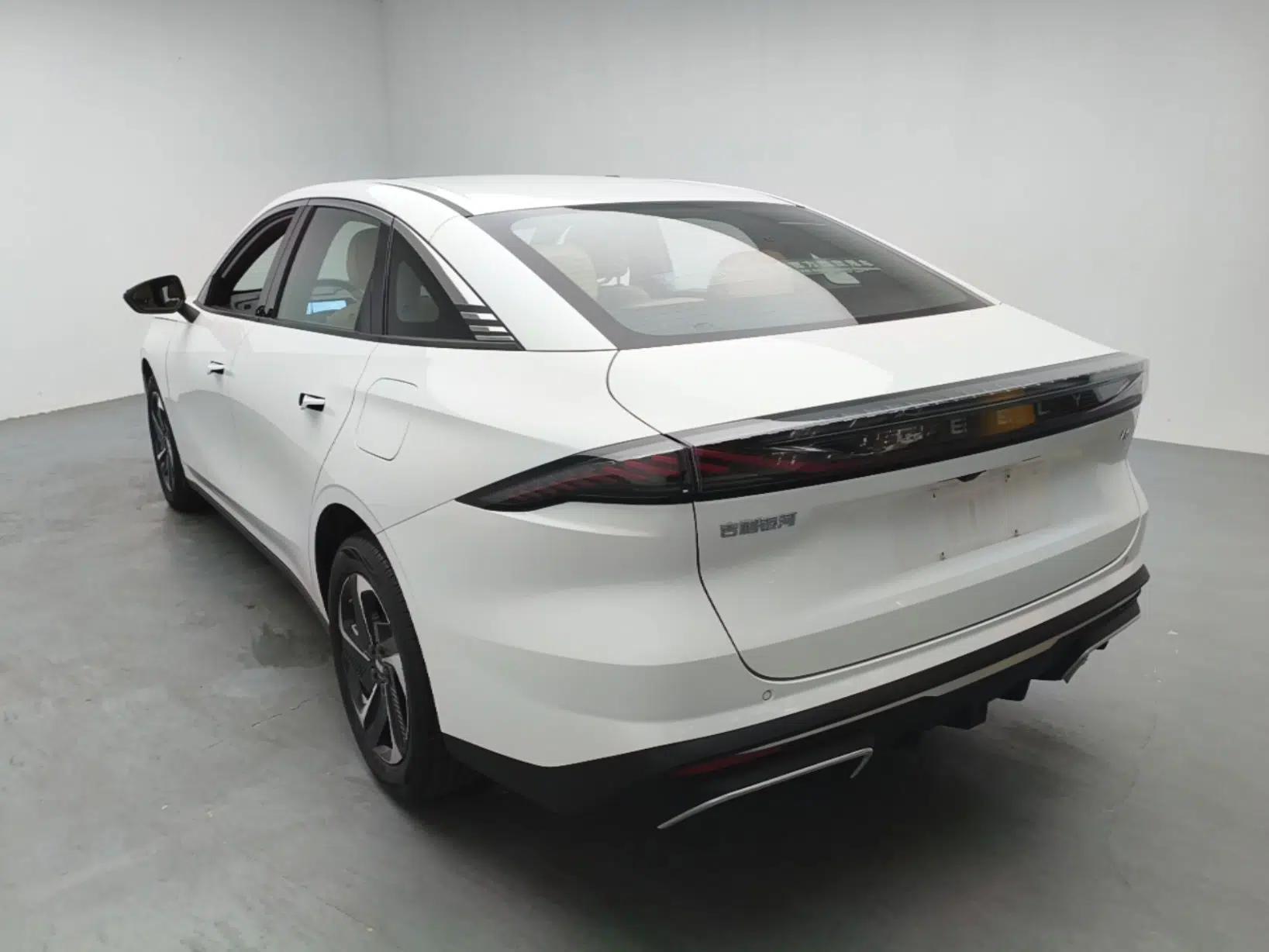 Geely Galaxy L6 2023 60km PLUS — миниатюра 4