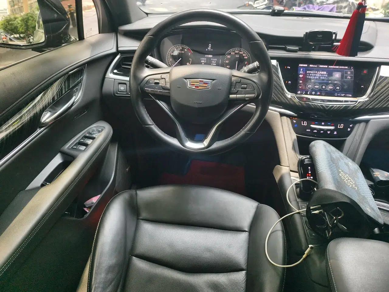 Cadillac XT6 2022 2.0T 7-Seater Four-Wheel Drive Luxury 120th Anniversary Limited Edition — миниатюра 10