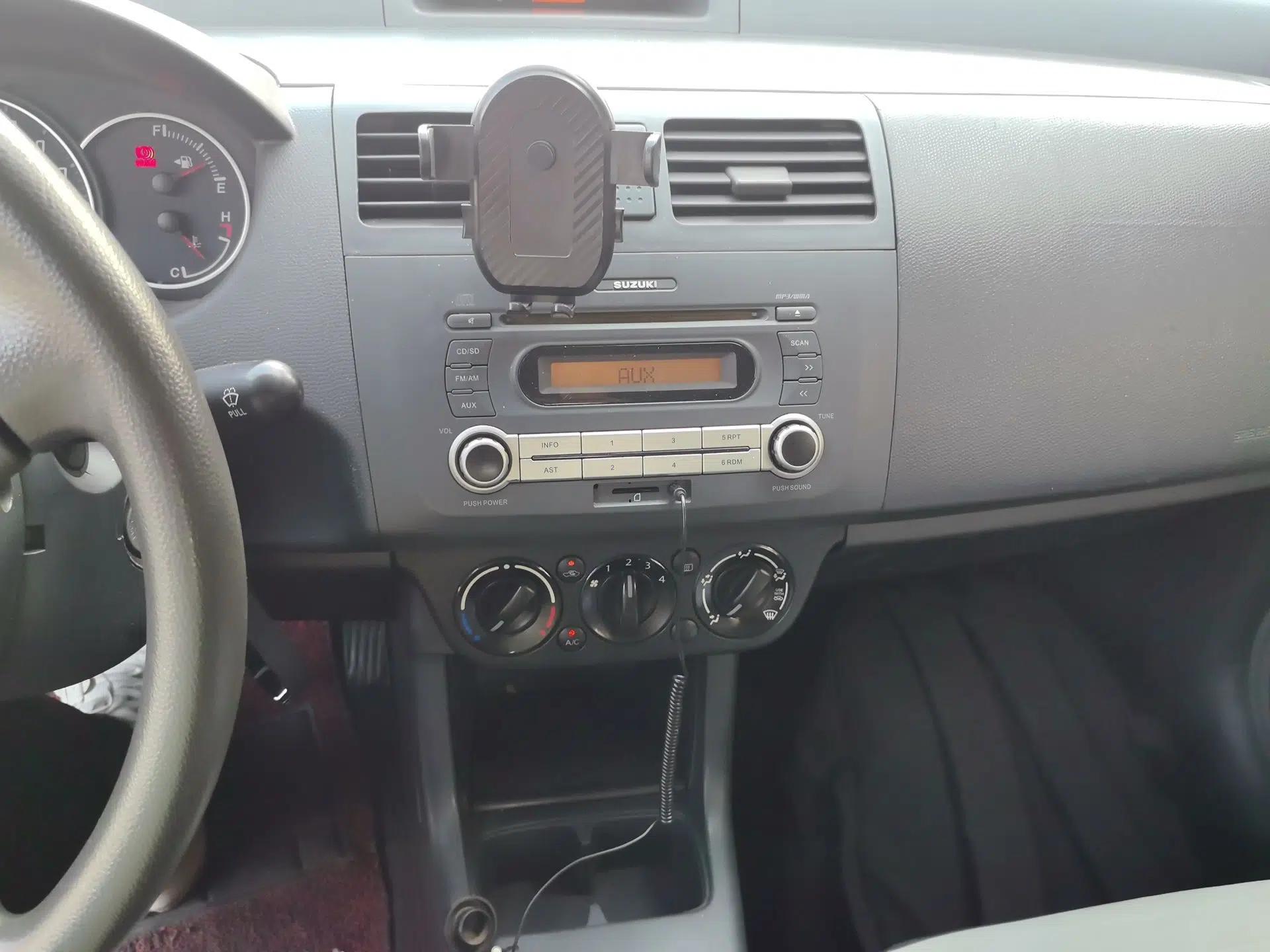 Suzuki Swift 2013 1.3L Manual Value Edition — миниатюра 13