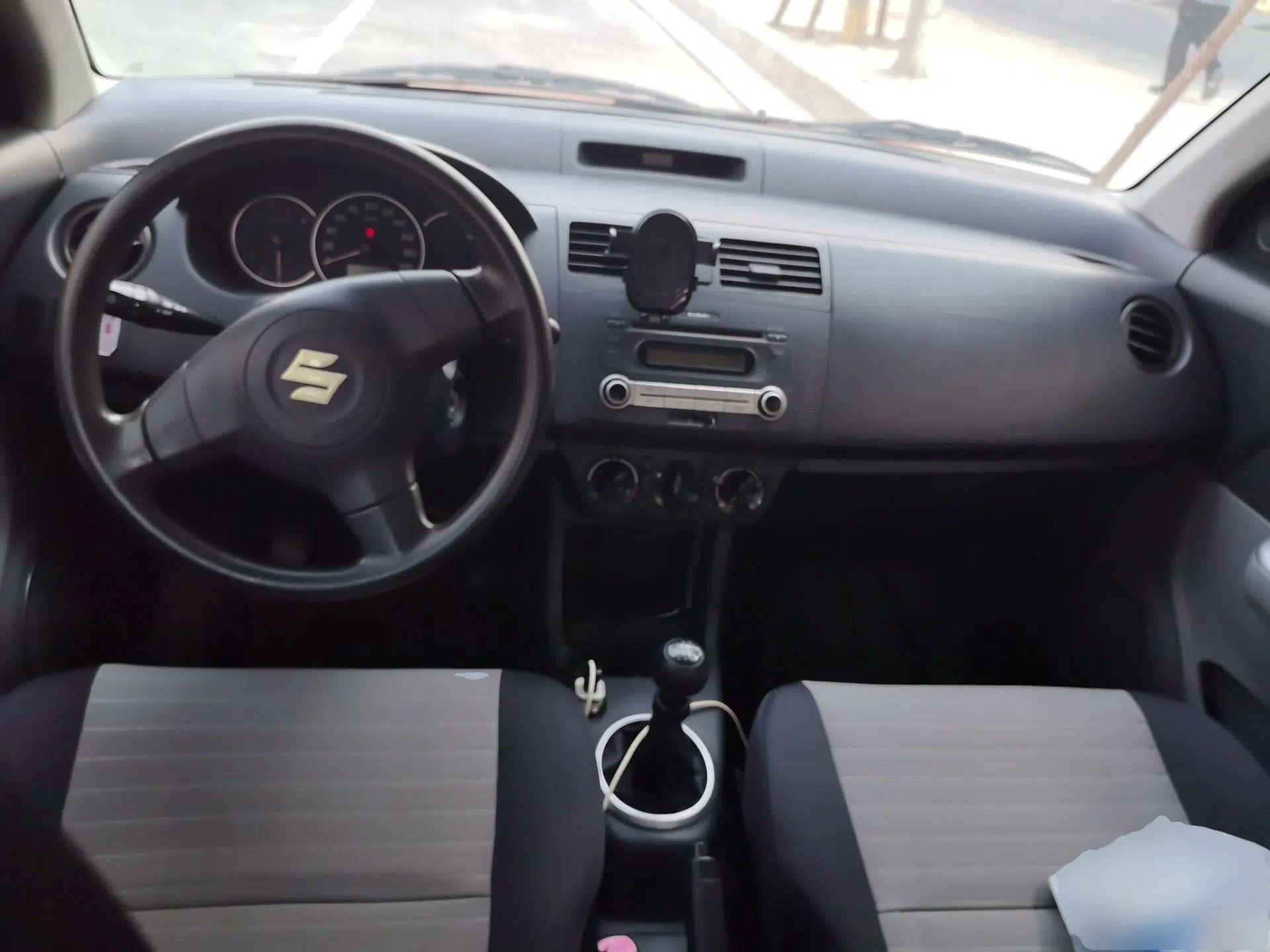 Suzuki Swift 2013 1.3L Manual Value Edition — миниатюра 9