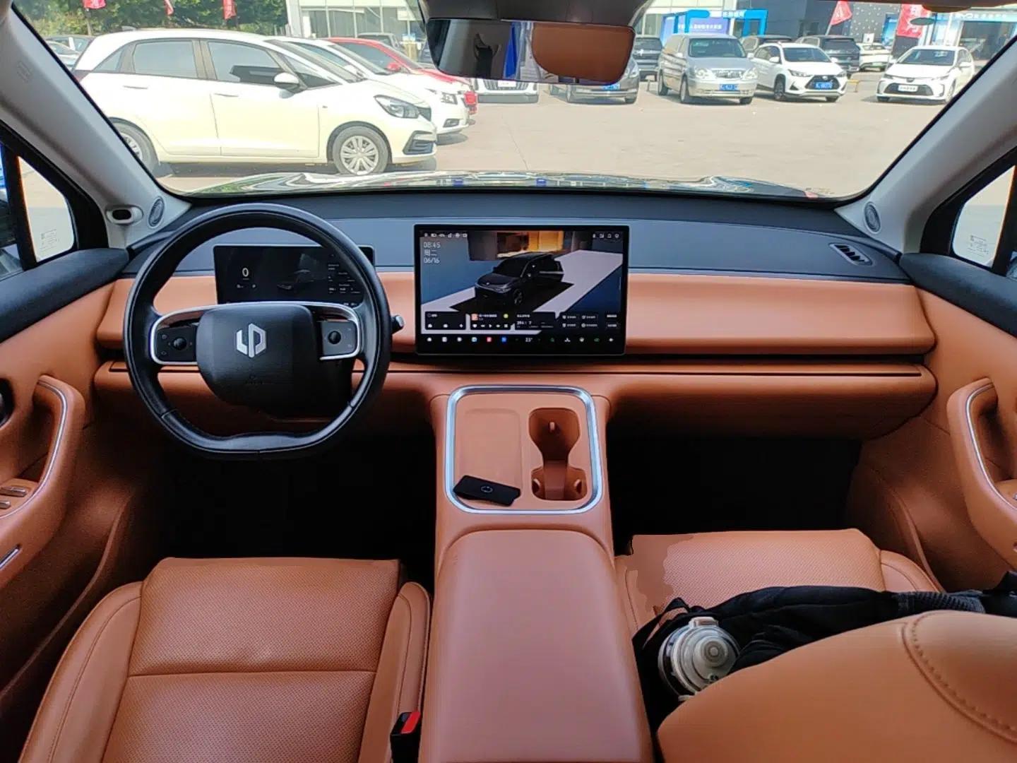 Leapmotor C16 2026 Extended-Range 280 LiDAR Zhizun Edition 6 Seats — миниатюра 12