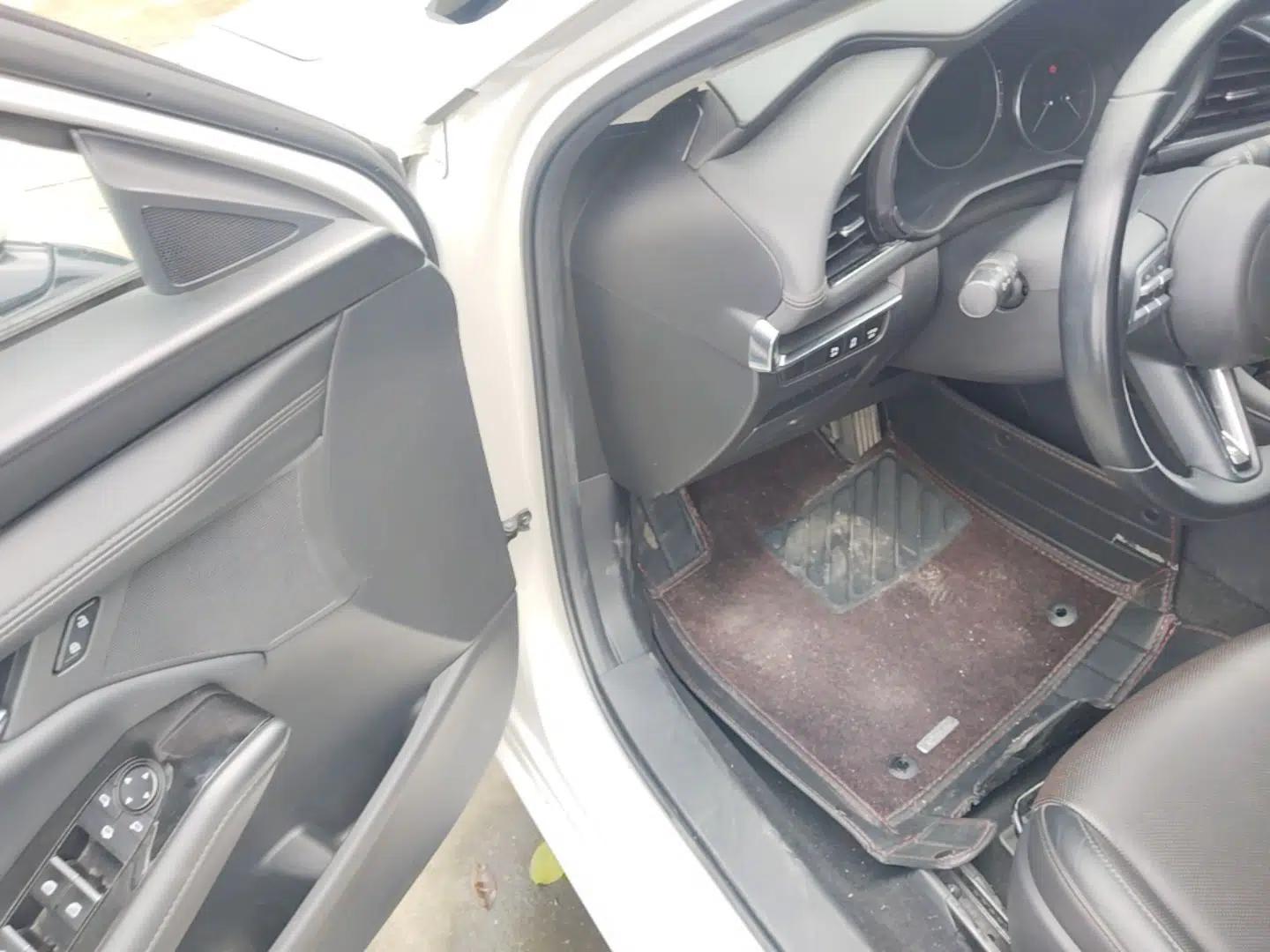 Mazda 3 Axela 2020 2.0L Automatic Zhiya Edition — миниатюра 18