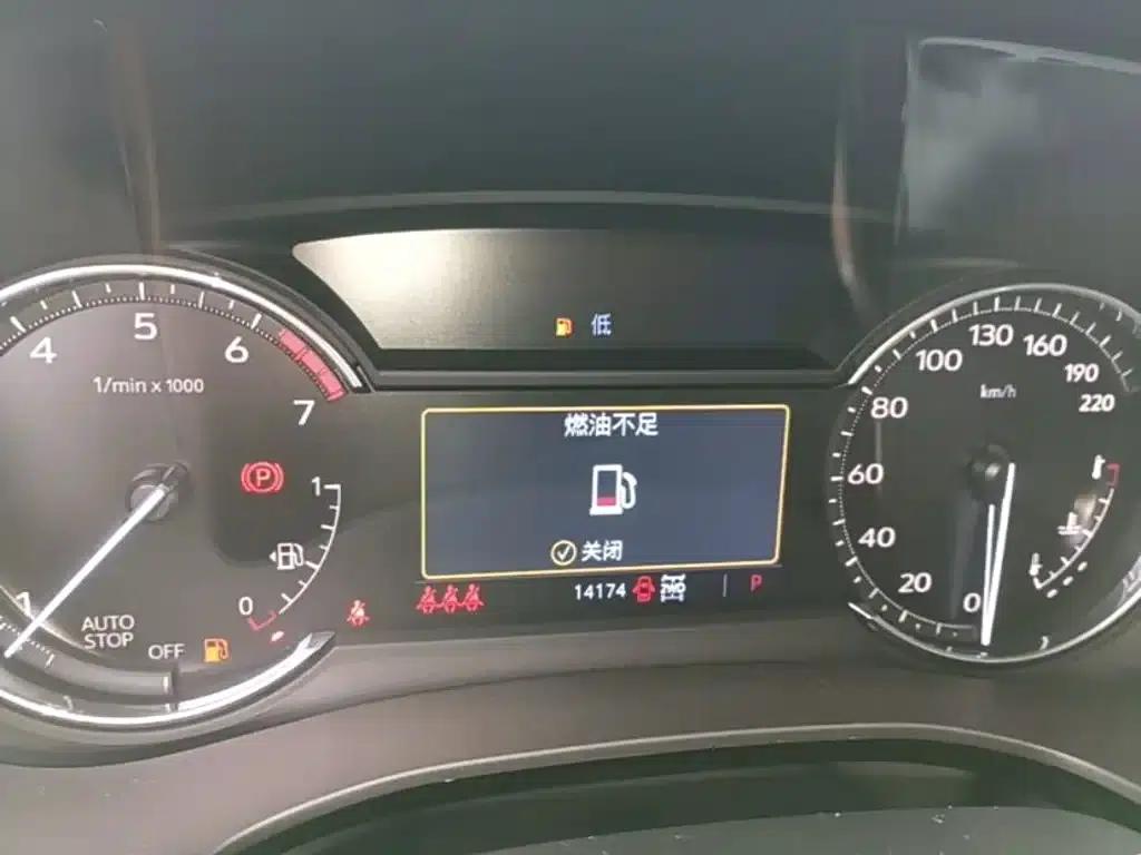 Cadillac XT5 2024 2.0T AWD Luxury (Hummingbird Edition) — миниатюра 12