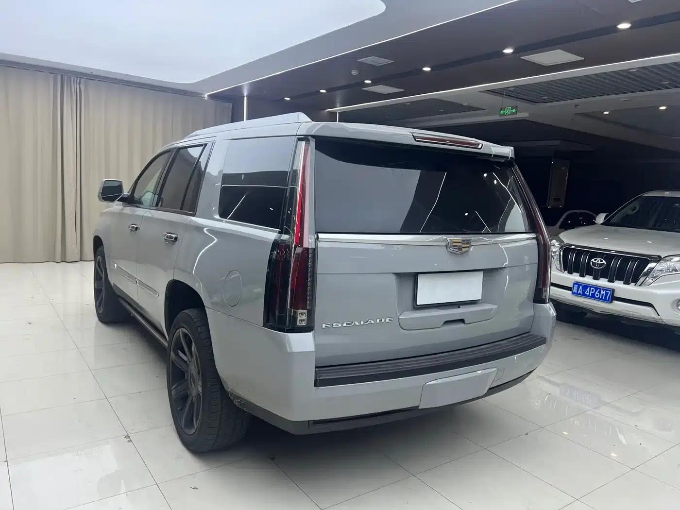 2016 Cadillac Escalade 6.2L US Spec — миниатюра 11
