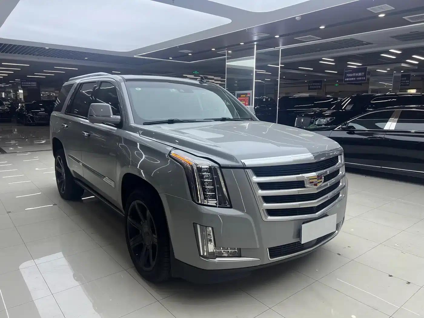 2016 Cadillac Escalade 6.2L US Spec — миниатюра 3