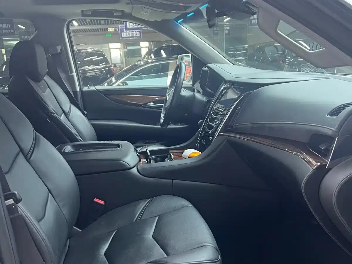 2016 Cadillac Escalade 6.2L US Spec — миниатюра 5