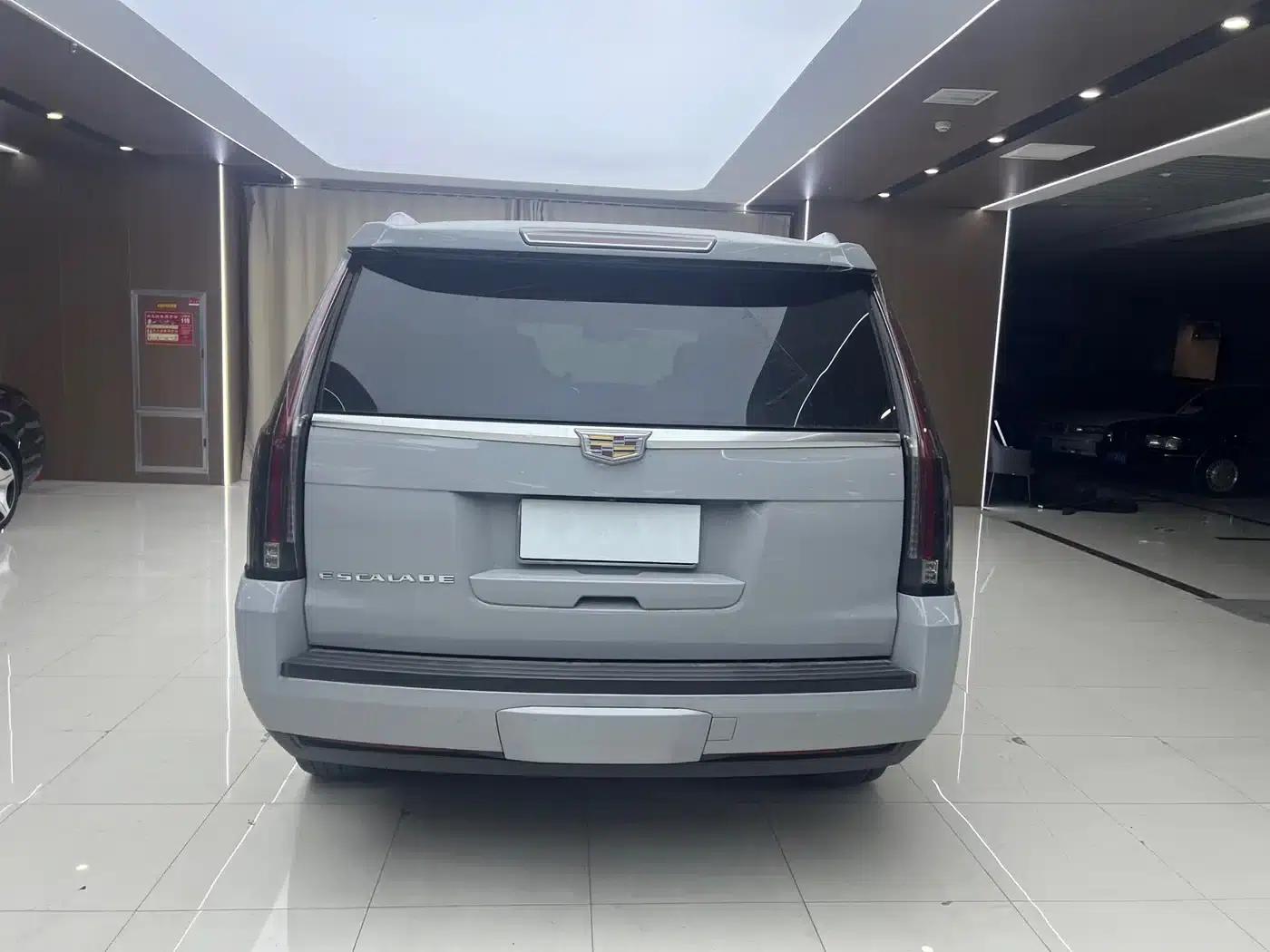 2016 Cadillac Escalade 6.2L US Spec — миниатюра 9