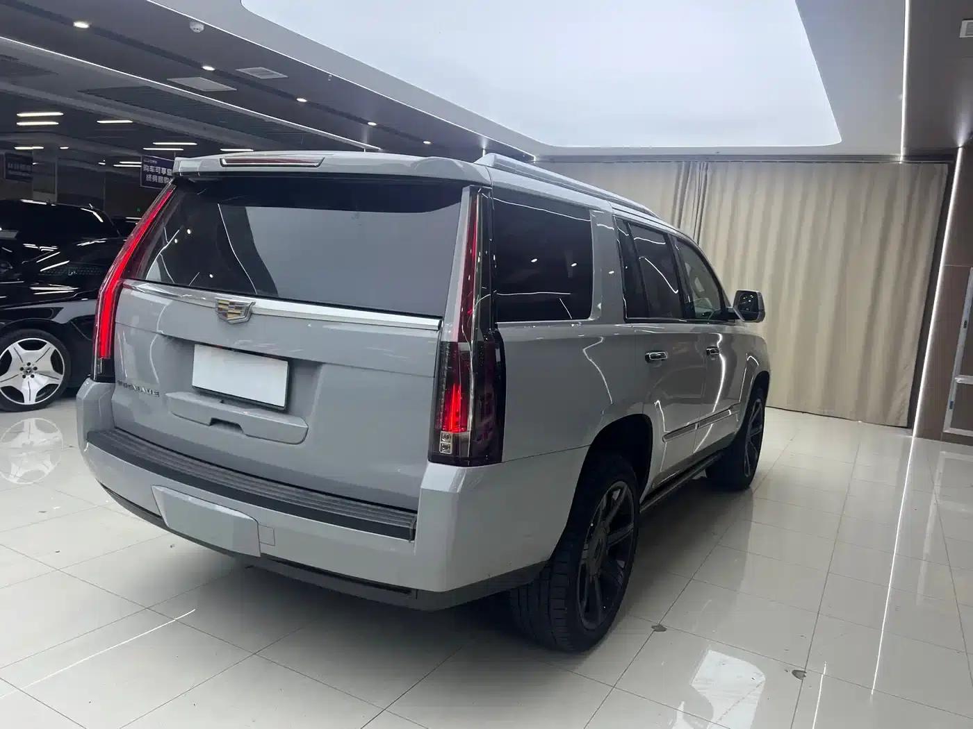 2016 Cadillac Escalade 6.2L US Spec — миниатюра 10