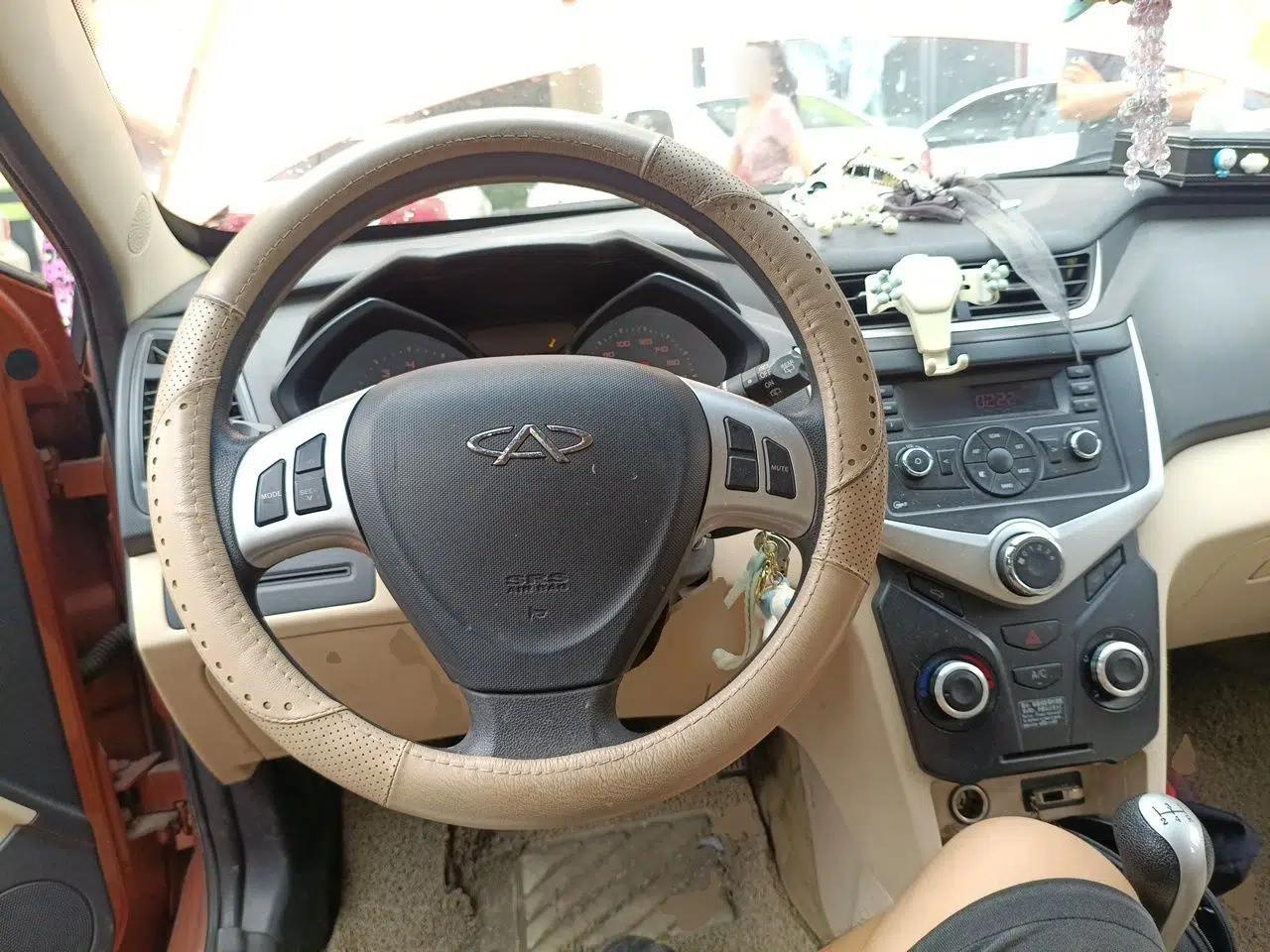 Chery Fengyun 2 2013 Hatchback 1.5L Manual Kuaiyi Edition — миниатюра 10