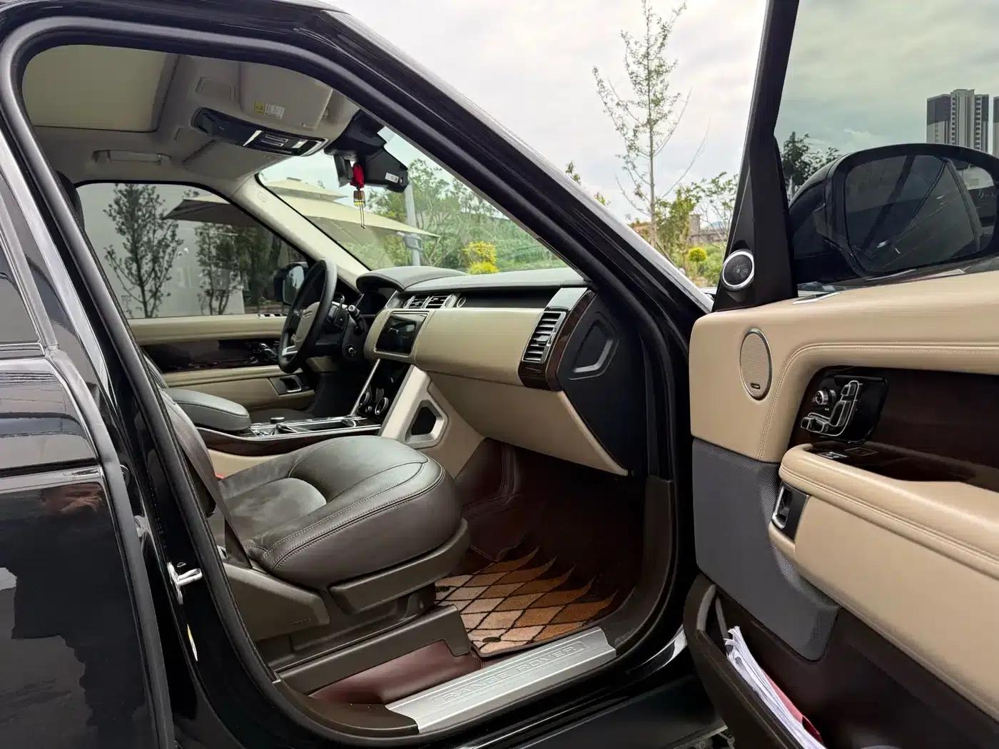 Range Rover 2022 3.0 L6 360PS Legendary Edition — миниатюра 4