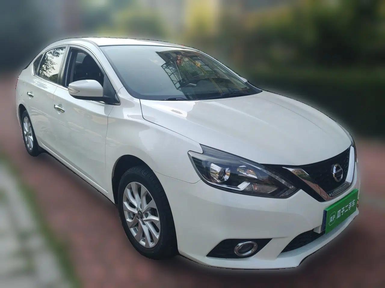 Nissan Sylphy 2018 1.6XV CVT Deluxe Edition — миниатюра 3