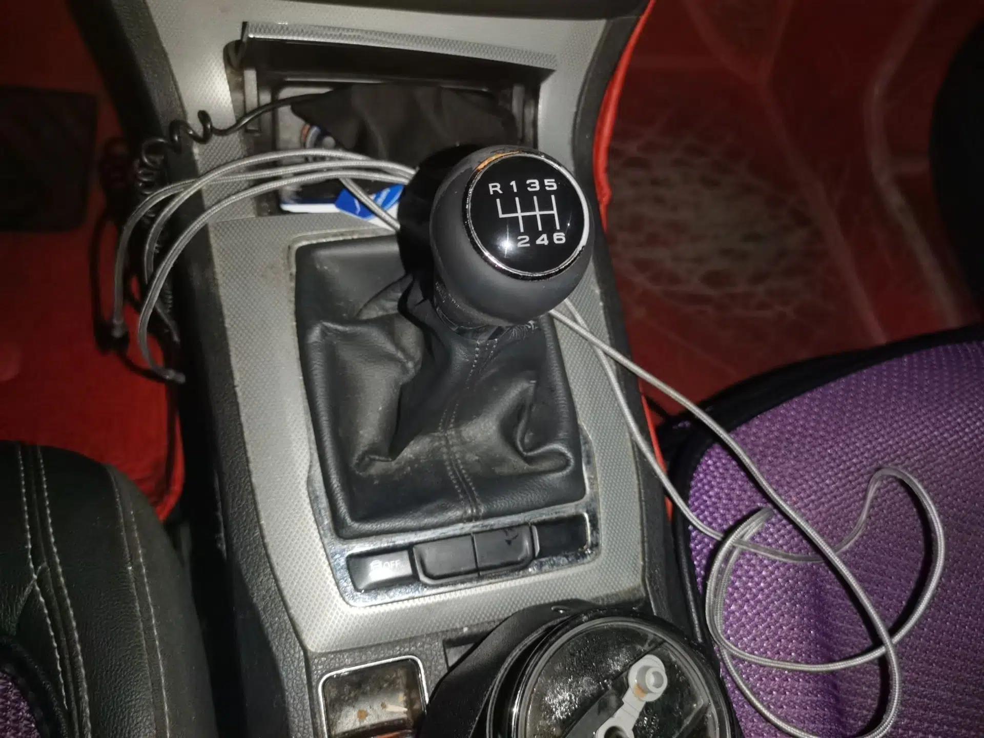 Roewe RX5 2019 20T Two-Wheel Drive Manual 4G Connect Platinum Edition — миниатюра 14