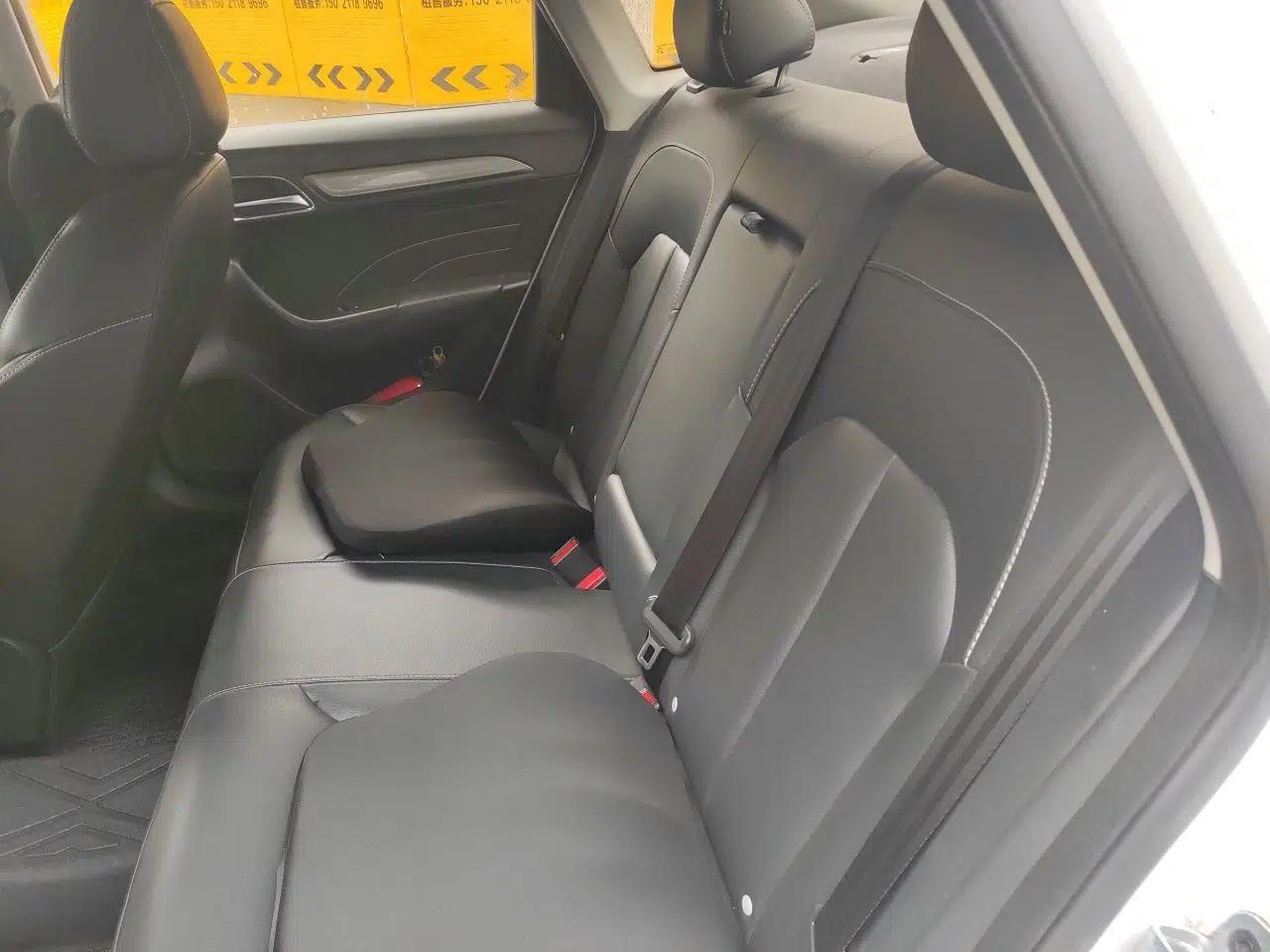 Roewe i6 2018 20T Automatic Internet Smart Edition — миниатюра 17