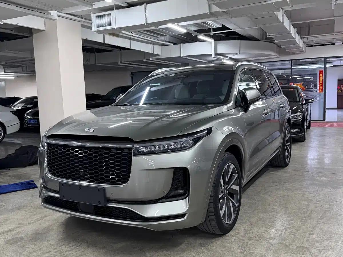 Li Auto ONE 2021 Extended Range 6-Seater — миниатюра 1