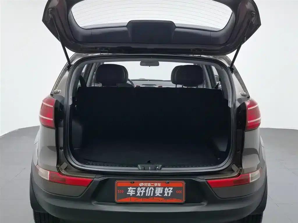 2014 Kia Sportage 2.0L Manual 2WD GL — миниатюра 16