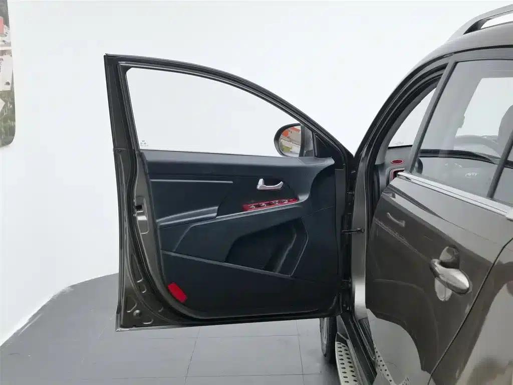 2014 Kia Sportage 2.0L Manual 2WD GL — миниатюра 8