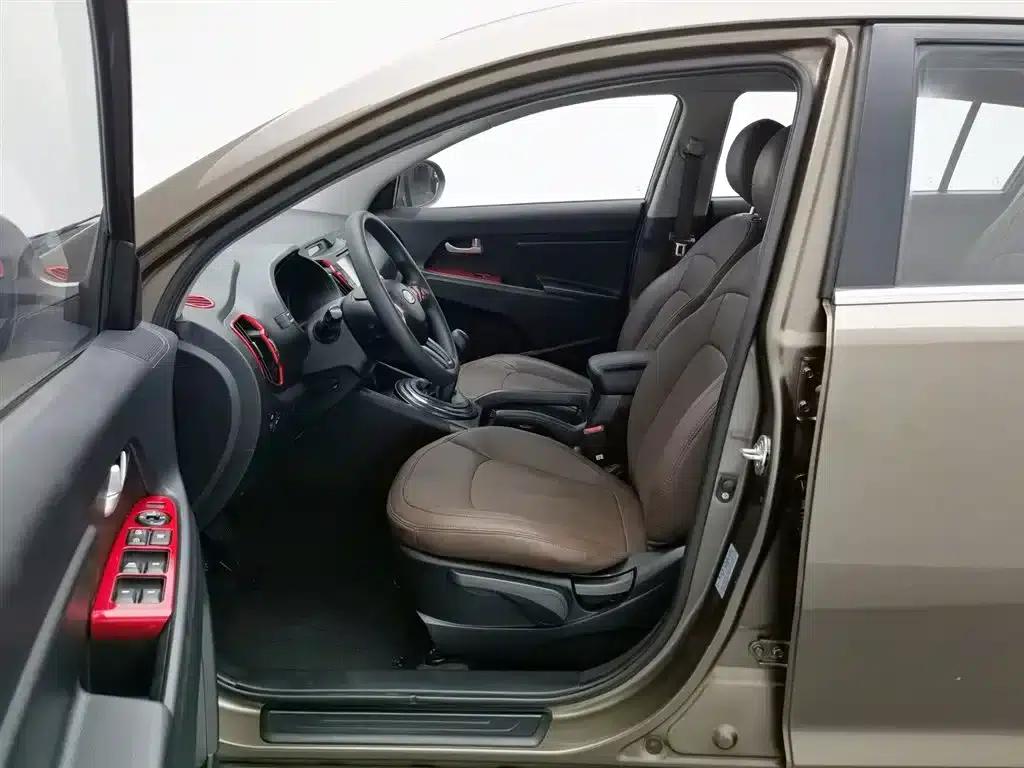 2014 Kia Sportage 2.0L Manual 2WD GL — миниатюра 10