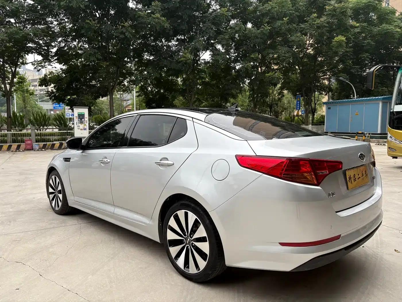 Kia K5 2012 2.0L Automatic DLX Special Edition — миниатюра 5