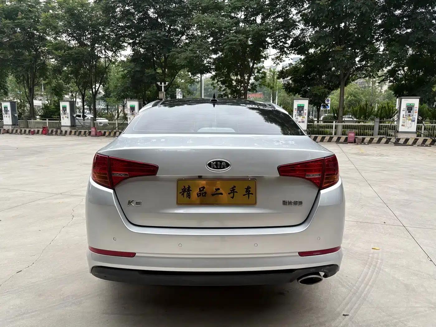 Kia K5 2012 2.0L Automatic DLX Special Edition — миниатюра 8