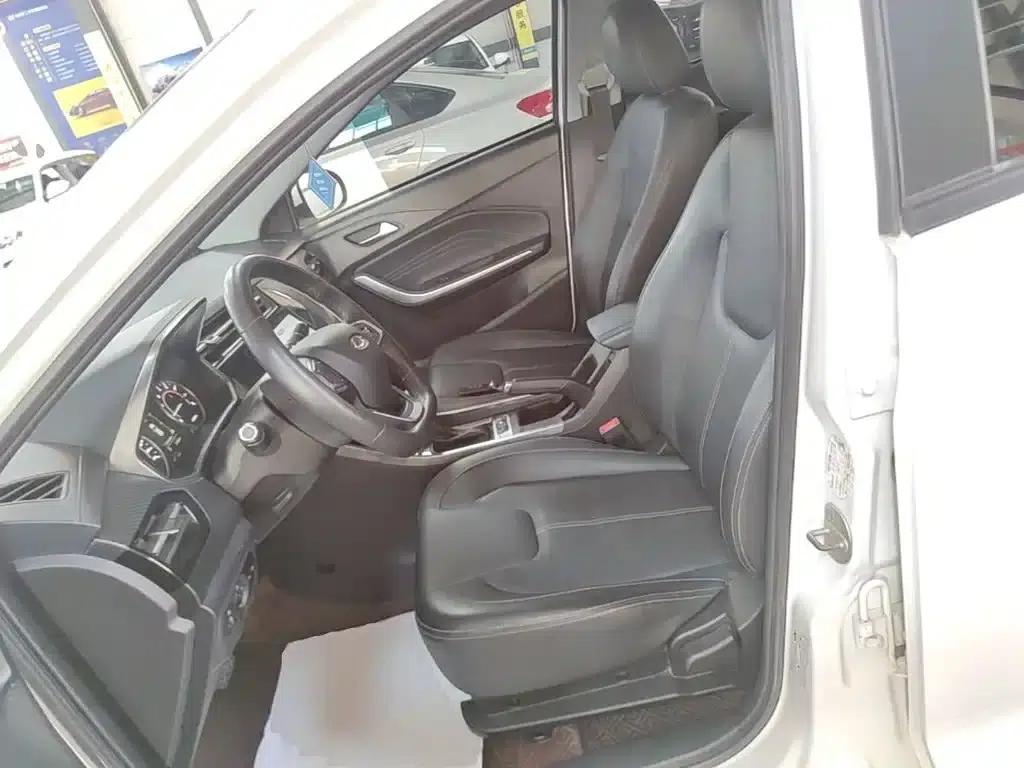 Chery Tiggo 3x 2021 PLUS 1.5L CVT Joyful Red Date Edition II — миниатюра 15