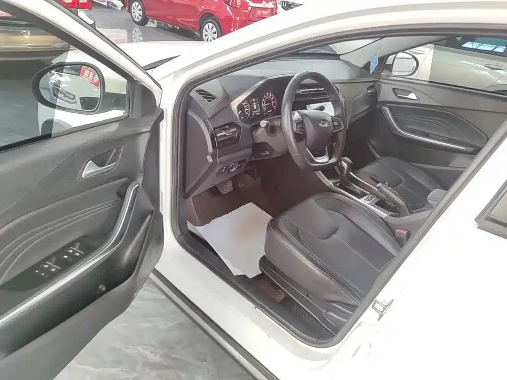 Chery Tiggo 3x 2021 PLUS 1.5L CVT Joyful Red Date Edition II — миниатюра 16