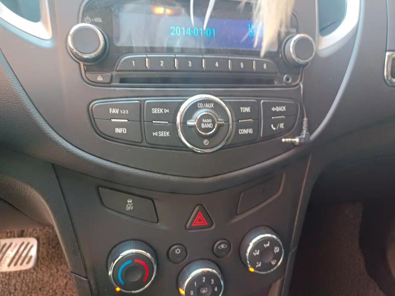Chevrolet Trax 2016 1.4T Automatic Two-Wheel Drive Comfort Version with Sunroof — миниатюра 13