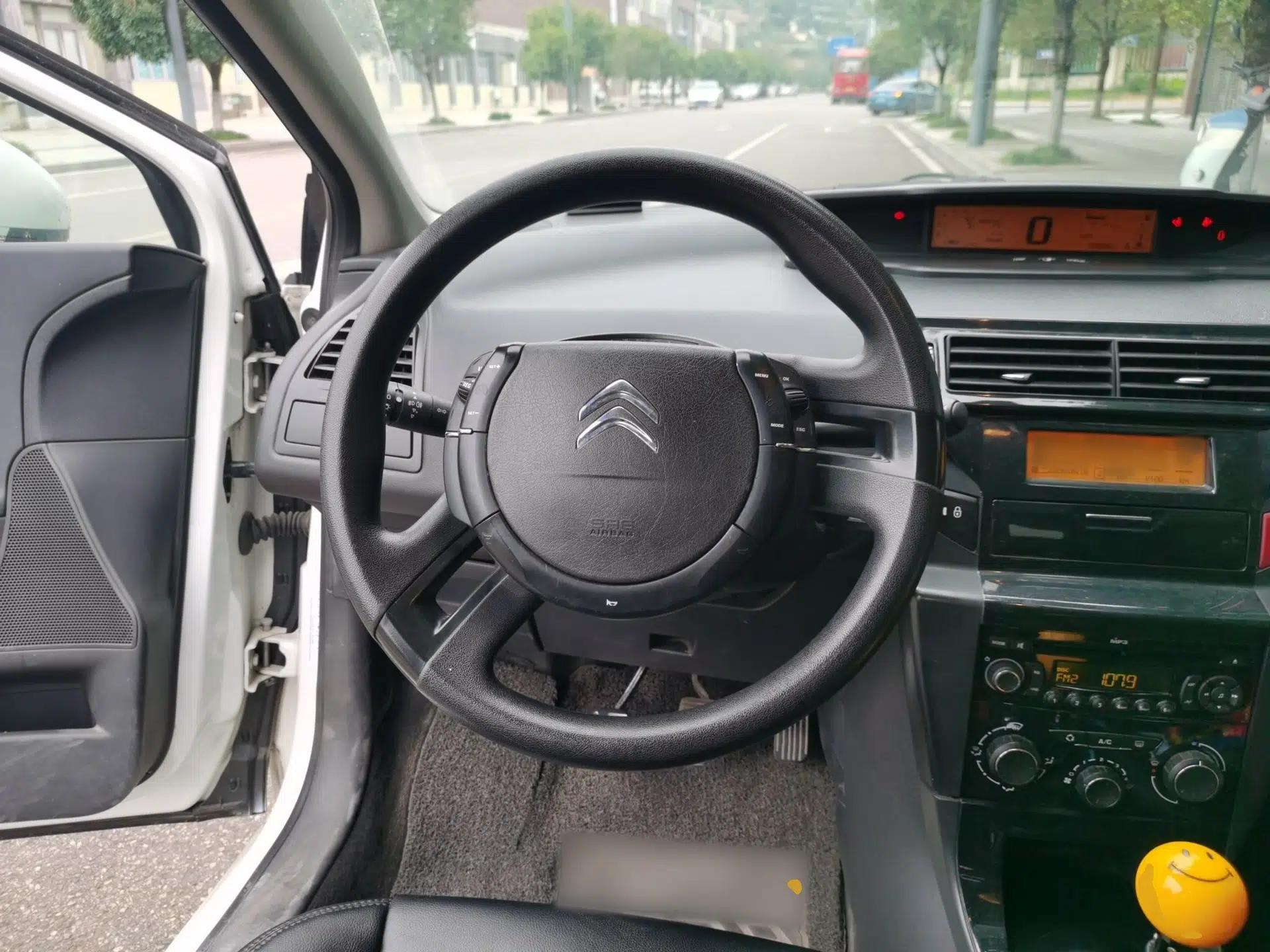 Citroen C-Quatre 2014 VTS Version 1.6L Manual - Premium Model — миниатюра 10