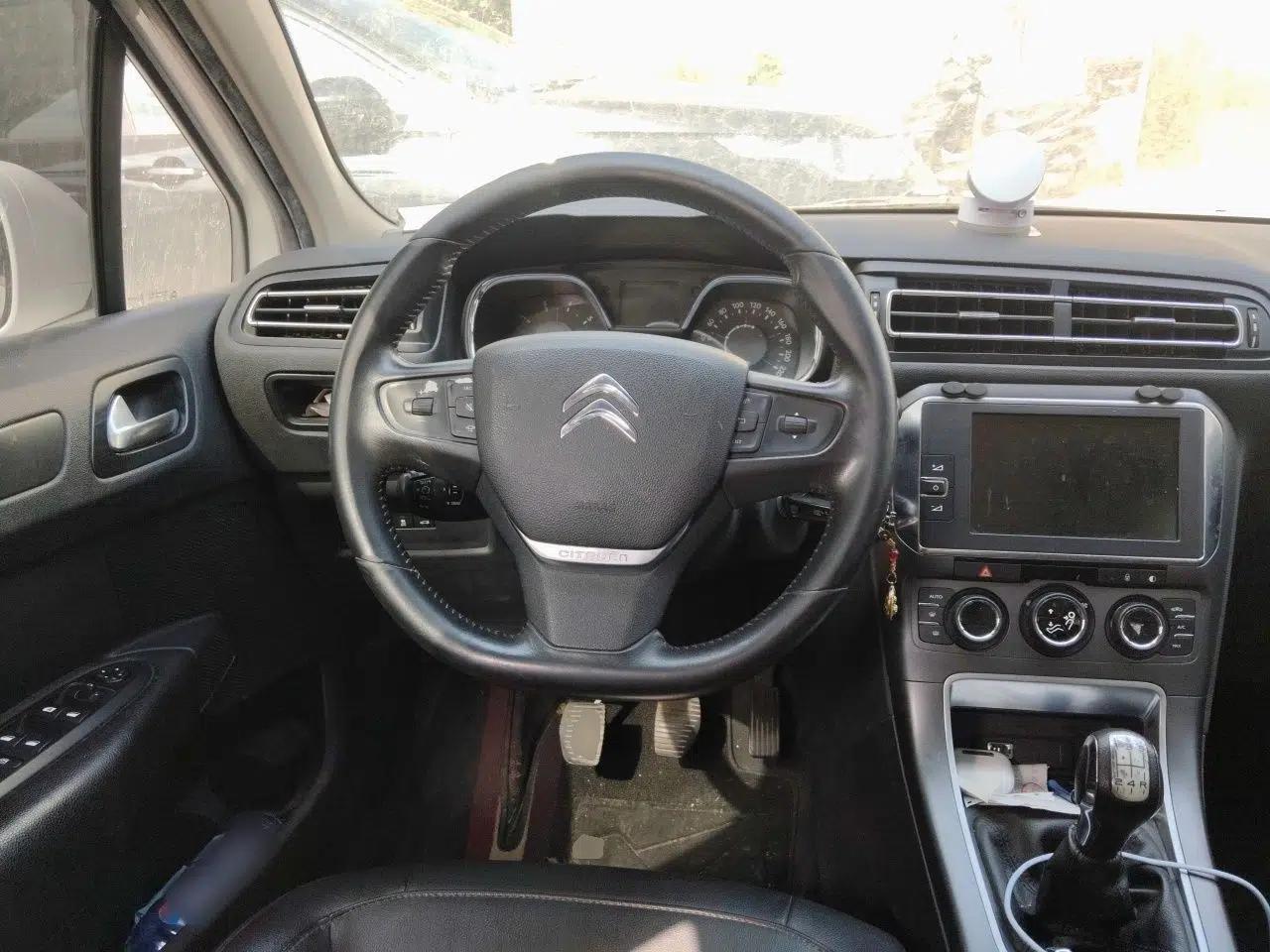 Citroen C4 Sega 2016 1.6L Manual Luxury Model — миниатюра 10