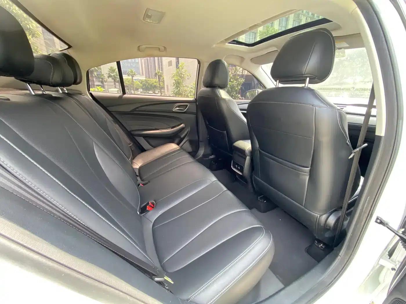 Roewe i5 2019 1.5L Automatic 4G Connected Langhao Edition — миниатюра 13