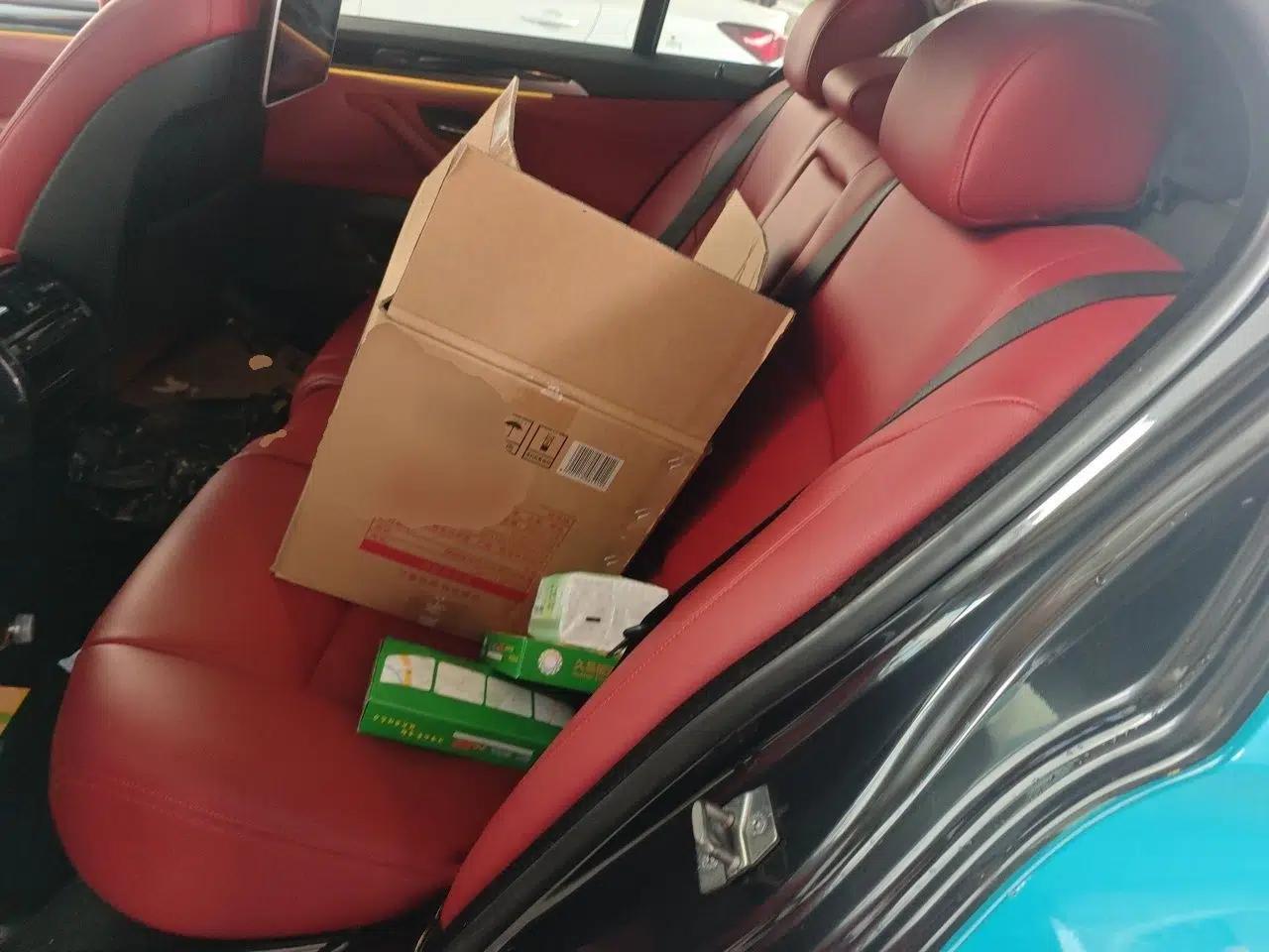 BMW 5 Series 2011 523Li Luxury Model — миниатюра 17