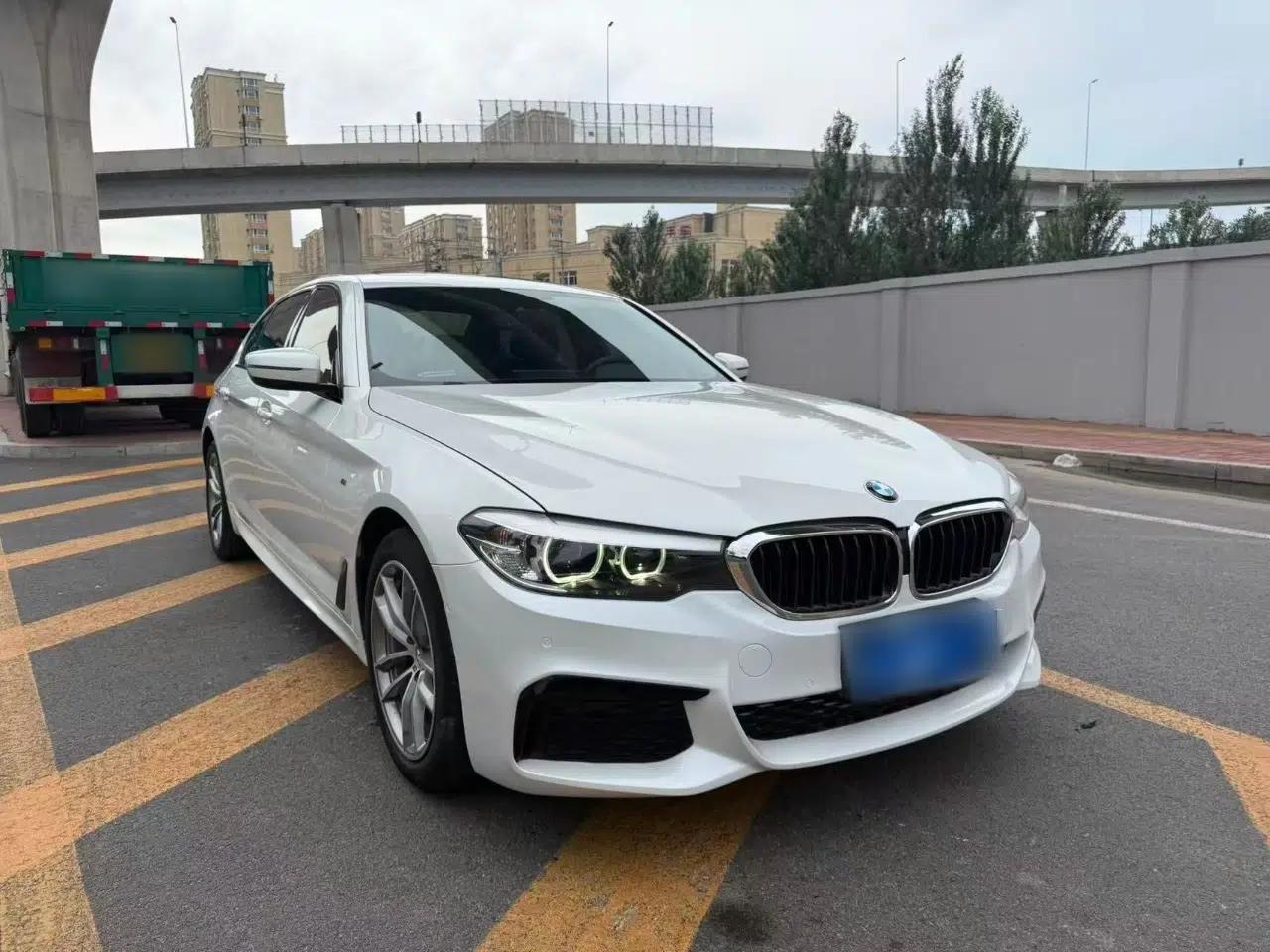 BMW 5 Series 2019 Restyled 525Li M Sport Package — миниатюра 3
