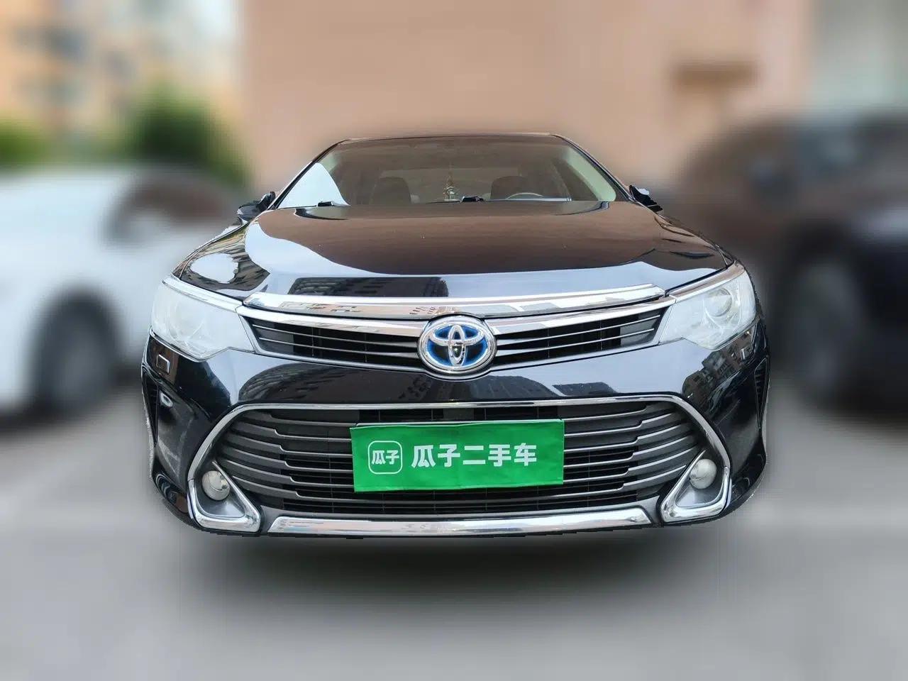 Toyota Camry 2015 Dual-Engine 2.5 HG Luxury Navigation Edition — миниатюра 2