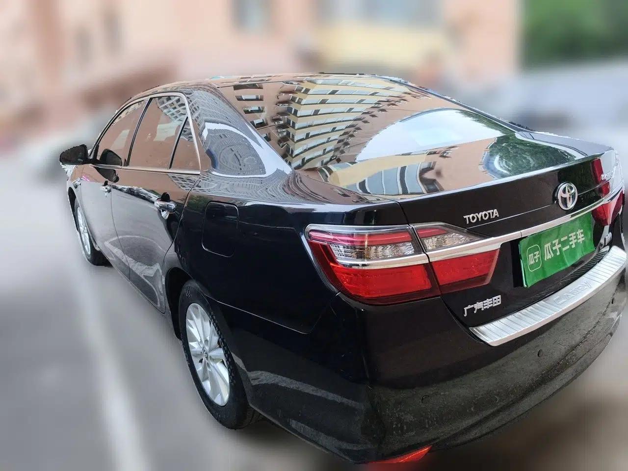 Toyota Camry 2015 Dual-Engine 2.5 HG Luxury Navigation Edition — миниатюра 4