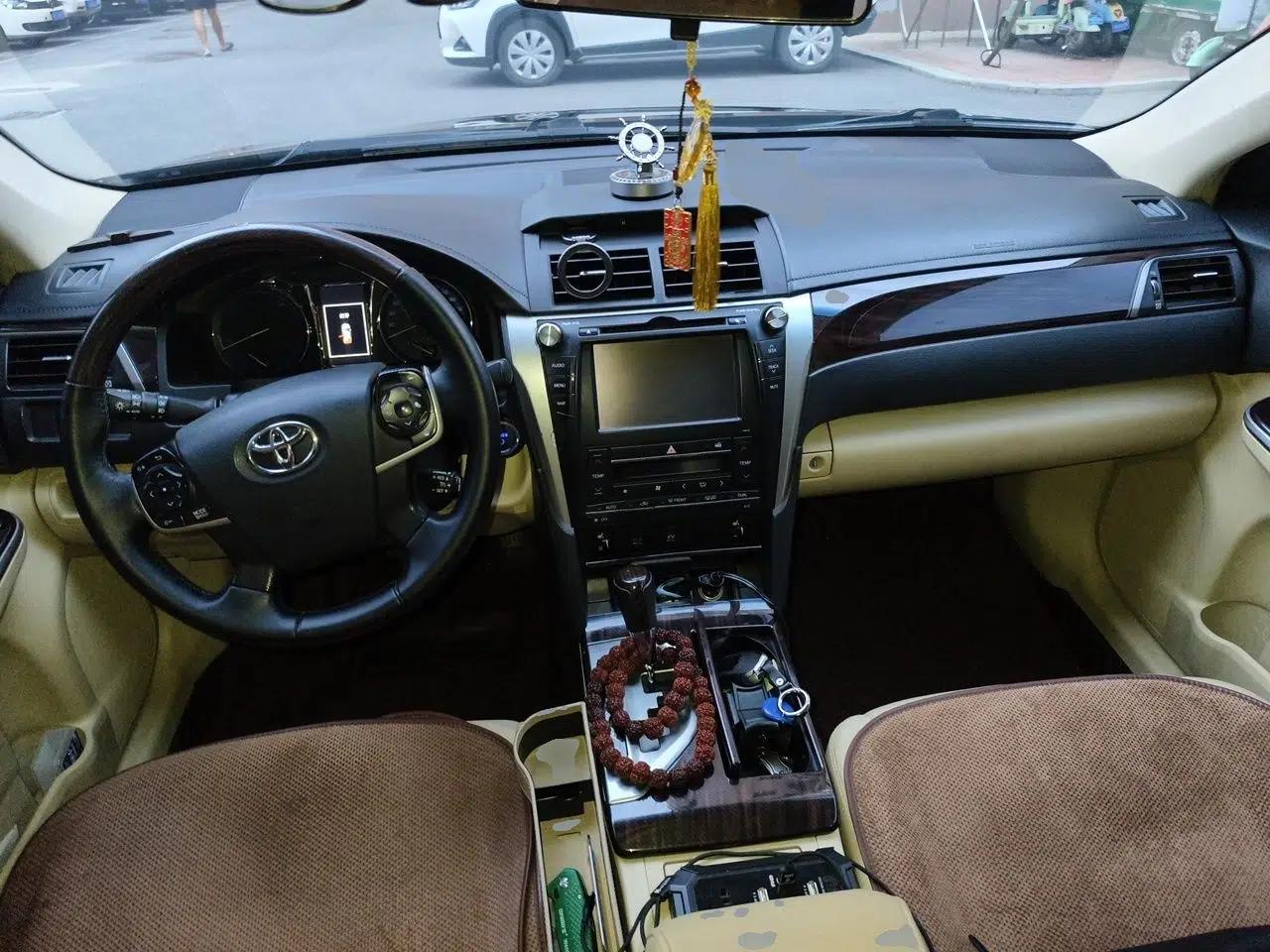 Toyota Camry 2015 Dual-Engine 2.5 HG Luxury Navigation Edition — миниатюра 9