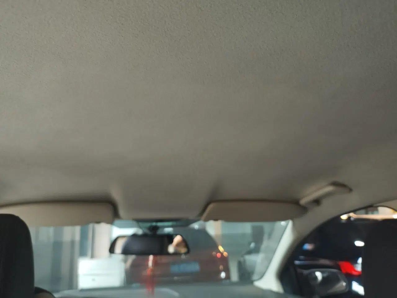 Ford Focus 2013 Sedan Classic 1.8L Manual Base Model — миниатюра 18