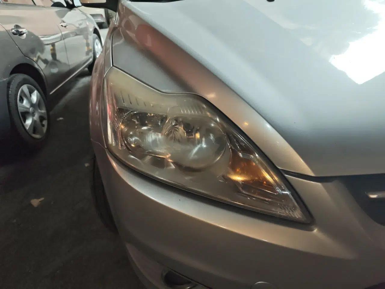 Ford Focus 2013 Sedan Classic 1.8L Manual Base Model — миниатюра 7