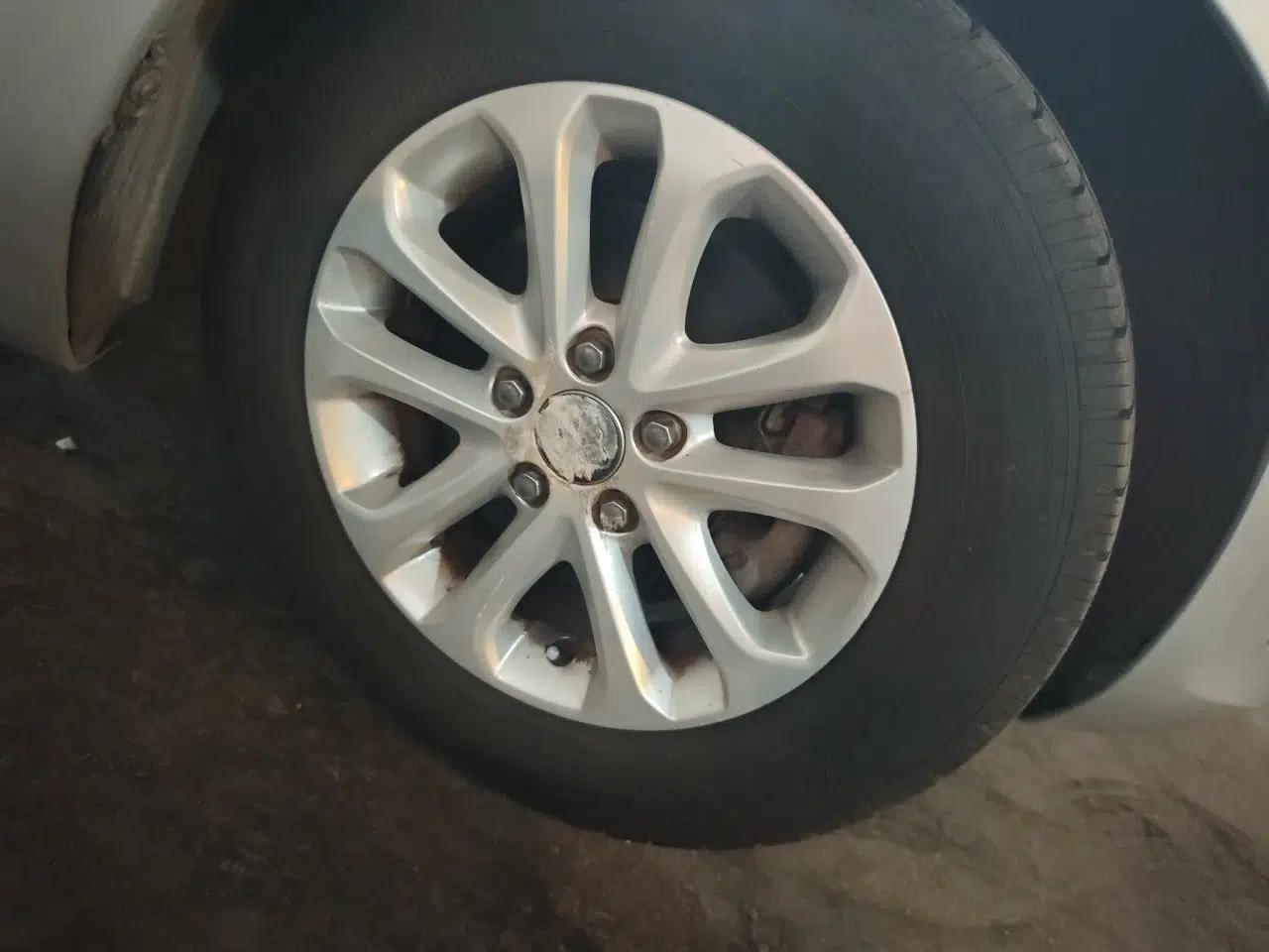 Ford Focus 2013 Sedan Classic 1.8L Manual Base Model — миниатюра 8