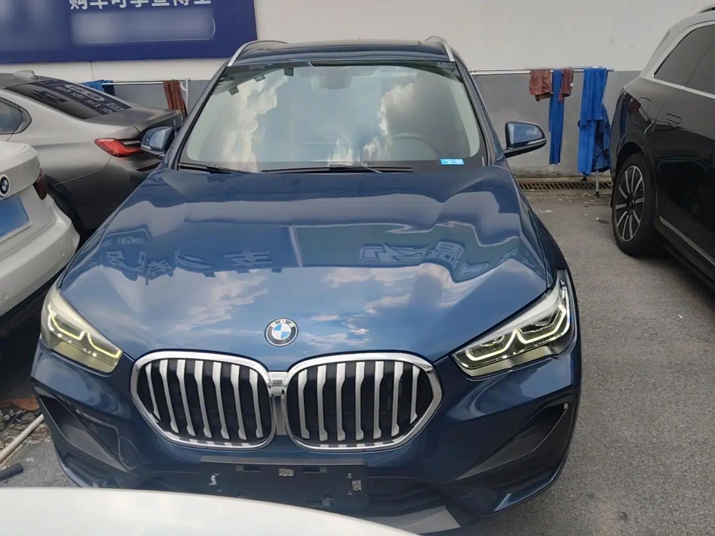 BMW X1 2021 sDrive25Li Leading Model — миниатюра 2