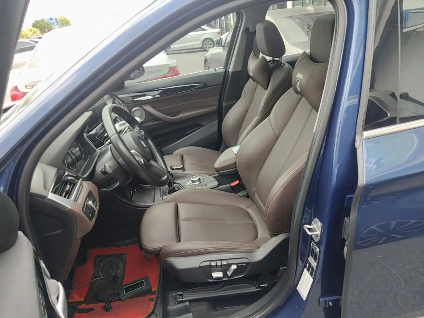 BMW X1 2021 sDrive25Li Leading Model — миниатюра 17