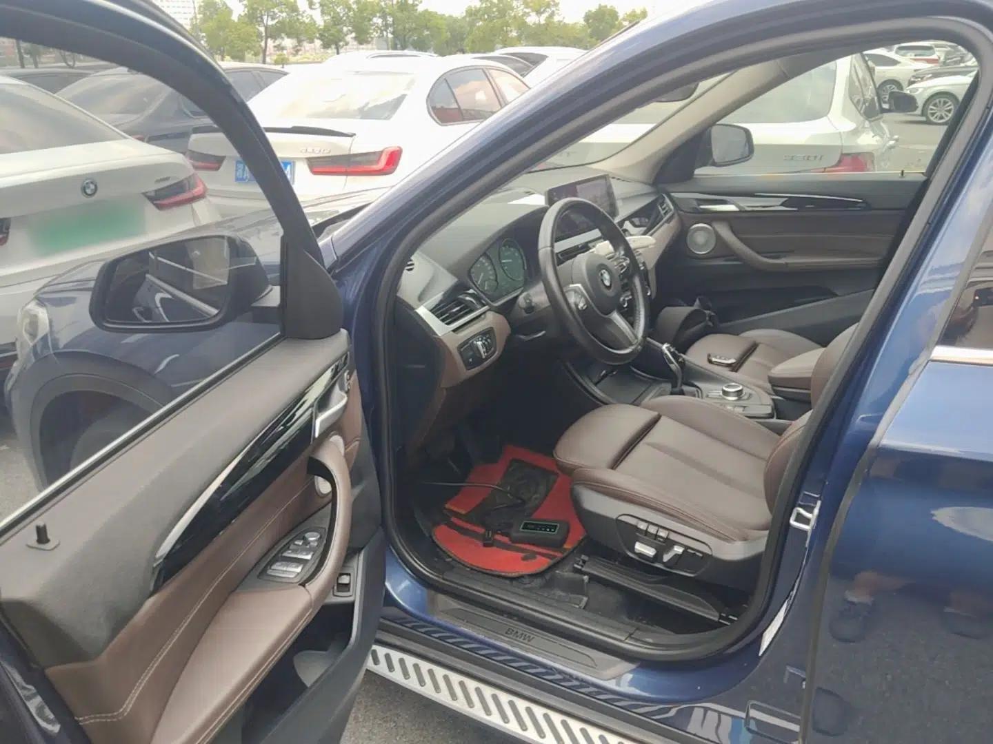 BMW X1 2021 sDrive25Li Leading Model — миниатюра 18