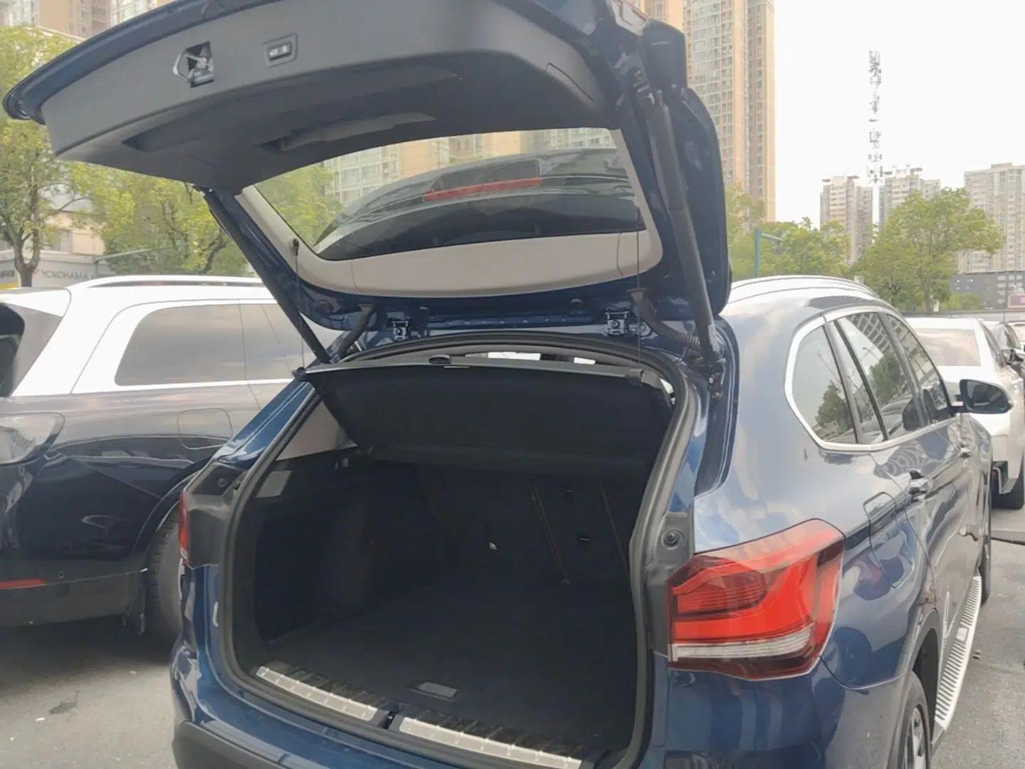 BMW X1 2021 sDrive25Li Leading Model — миниатюра 22