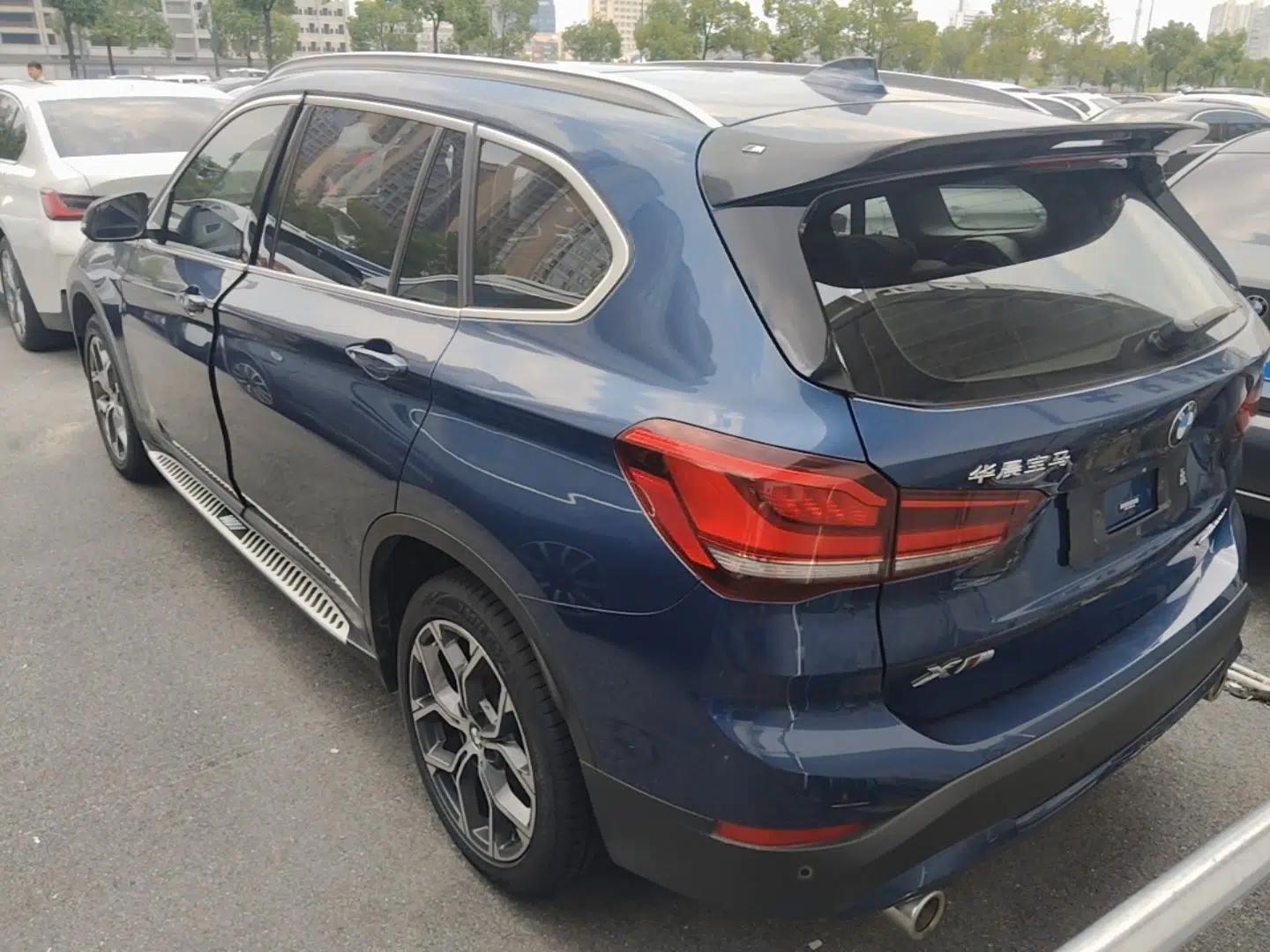 BMW X1 2021 sDrive25Li Leading Model — миниатюра 4