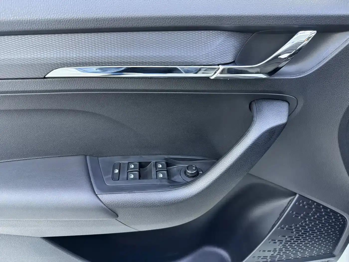 Kamiq 2023 1.5L Automatic Comfort Edition — миниатюра 10