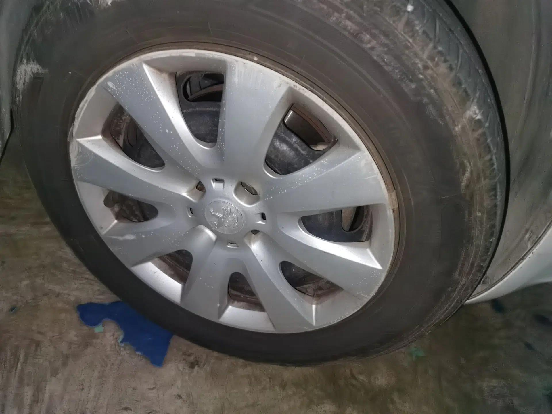 Peugeot 301 2014 1.6L Manual Comfort Edition — миниатюра 8