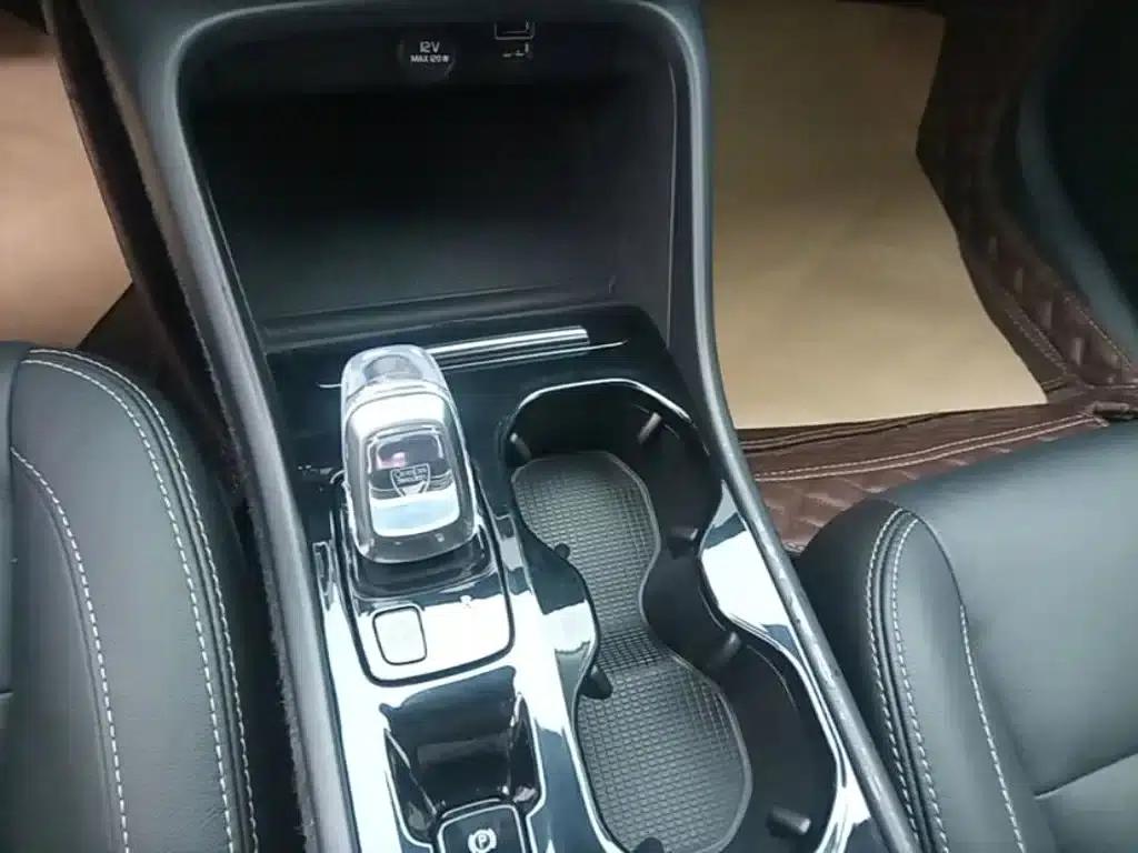 2021 Volvo XC40 T4 AWD Inscription Luxury Edition — миниатюра 14