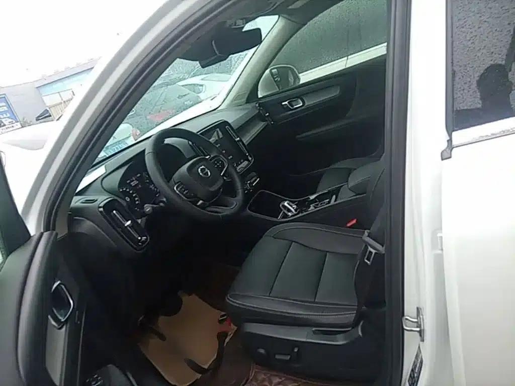 2021 Volvo XC40 T4 AWD Inscription Luxury Edition — миниатюра 15
